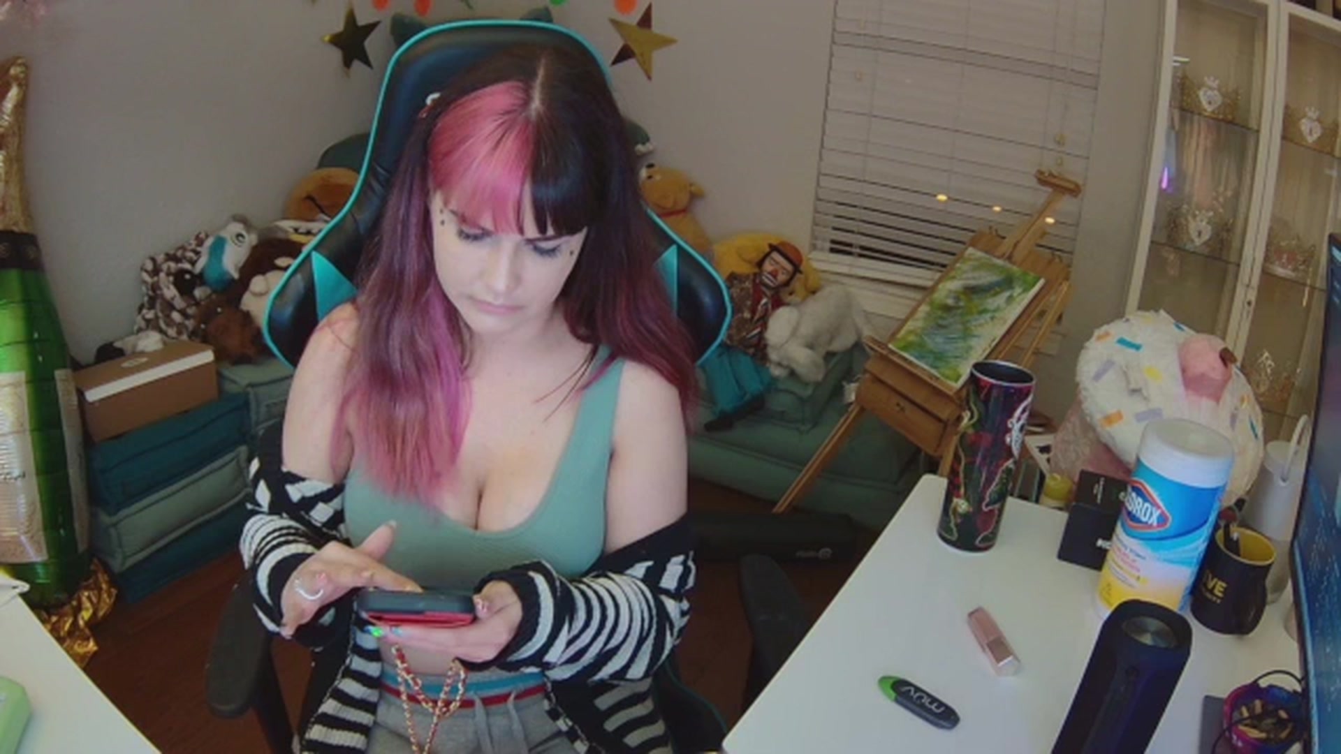 Gallery image thumbnail from DahliaIsDopey's myfreecams stream on, 05/31/2024, 01:05 image 9 of 20