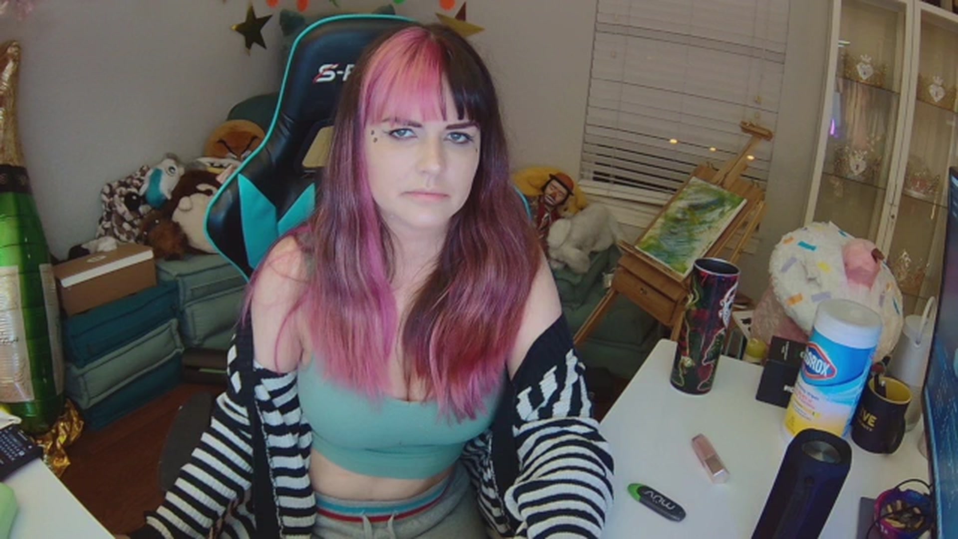Gallery image thumbnail from DahliaIsDopey's myfreecams stream on, 05/31/2024, 01:05 image 5 of 20