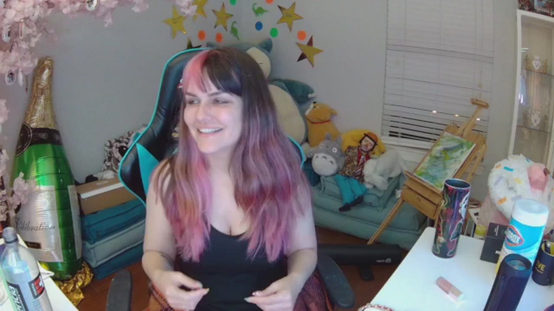 Gallery image thumbnail from DahliaIsDopey's myfreecams stream on, 06/01/2024, 04:50 image 1 of 20