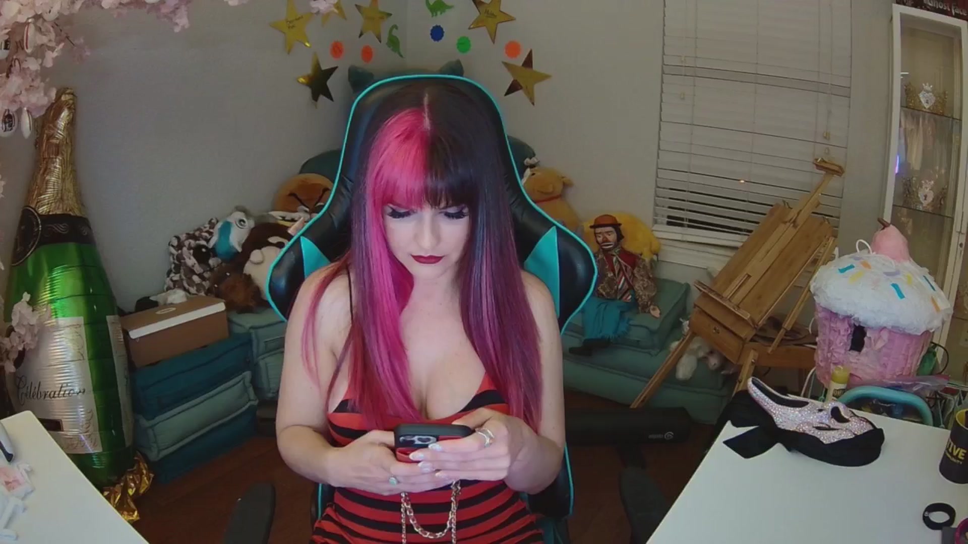 Gallery image thumbnail from DahliaIsDopey's myfreecams stream on, 07/24/2024, 03:36 image 20 of 20