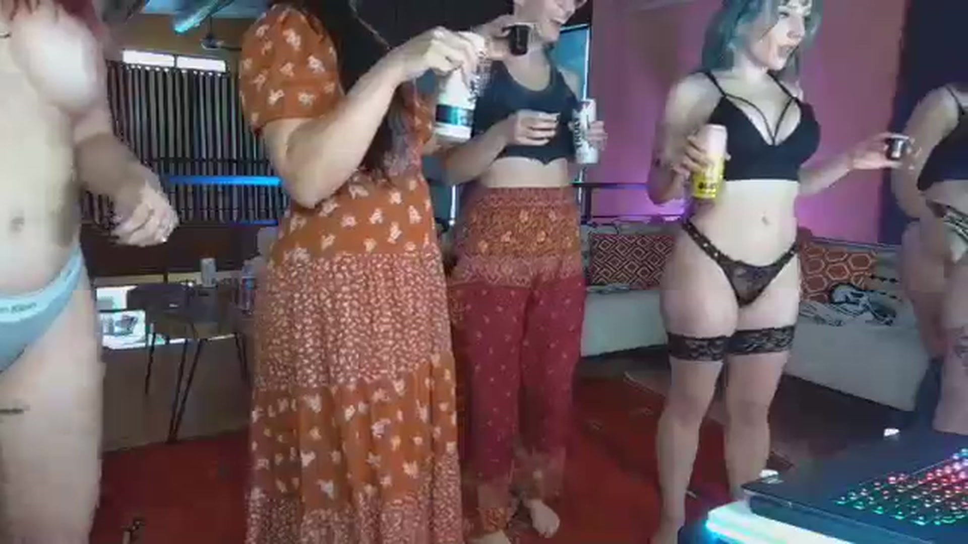 Gallery image thumbnail from DahliaIsDopey's myfreecams stream on, 09/18/2024, 24:01 image 19 of 20