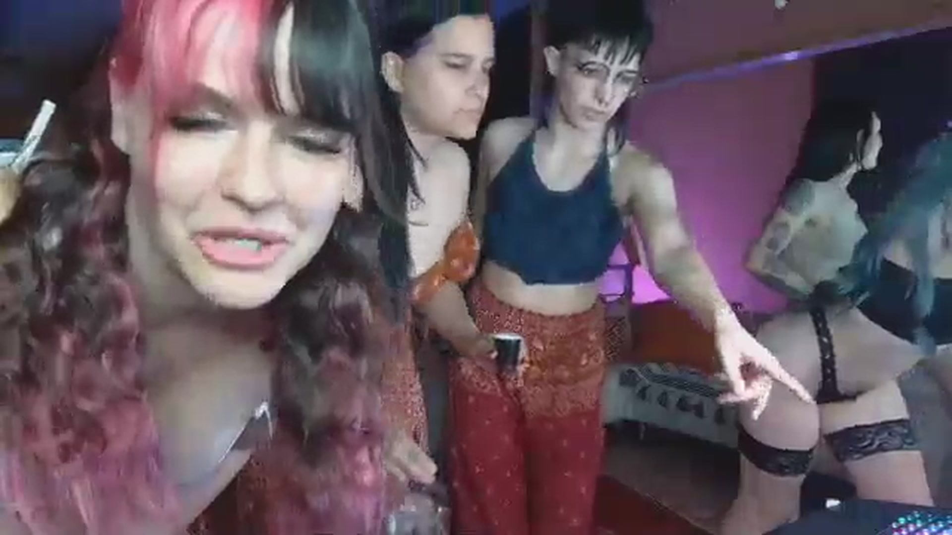 Gallery image thumbnail from DahliaIsDopey's myfreecams stream on, 09/18/2024, 05:54 image 3 of 20