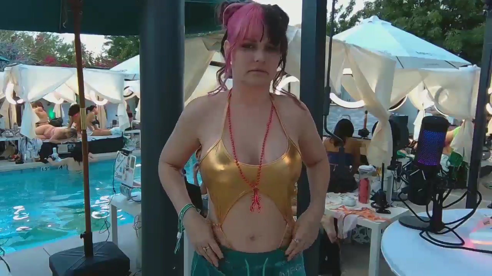 Gallery image thumbnail from DahliaIsDopey's myfreecams stream on, 09/26/2024, 01:11 image 12 of 20