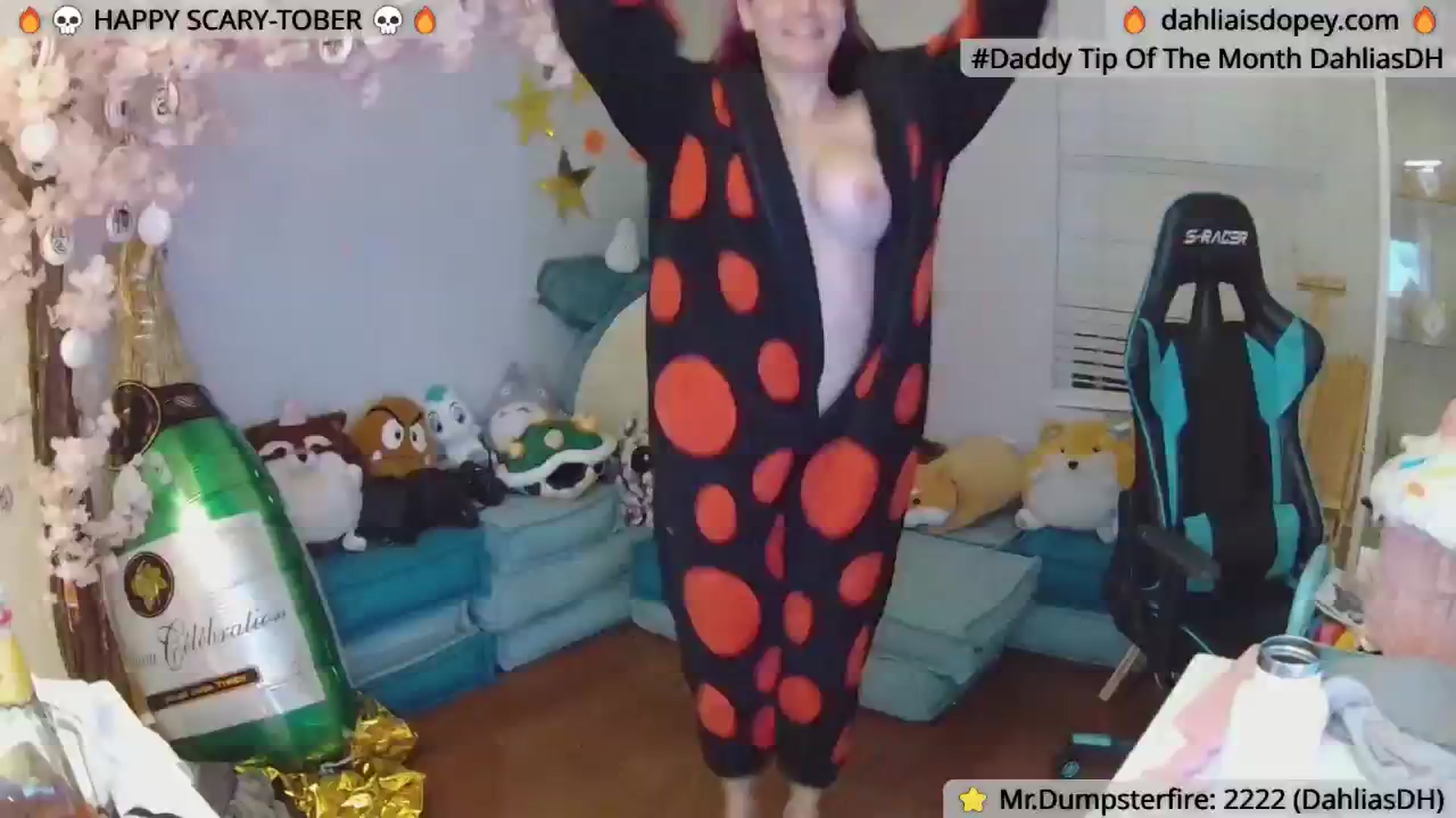 Gallery image thumbnail from DahliaIsDopey's myfreecams stream on, 10/16/2024, 06:13 image 17 of 20
