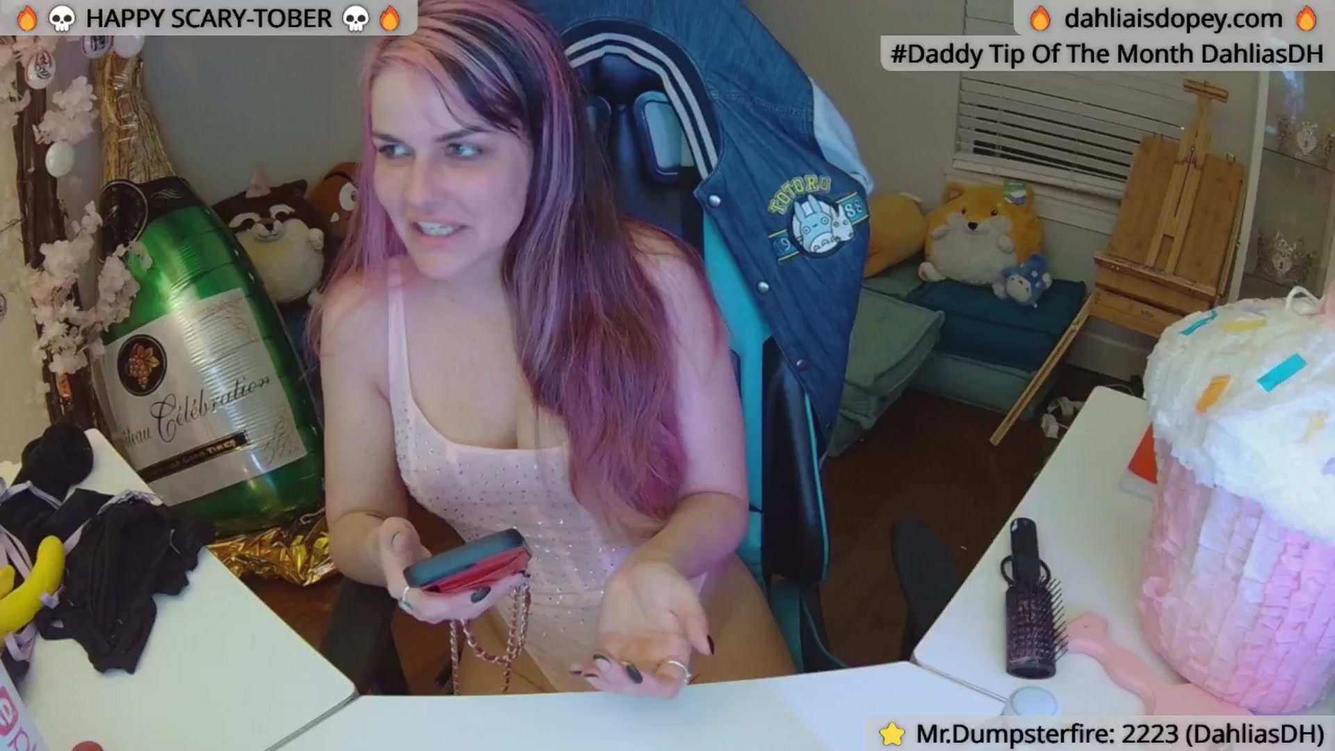 Gallery image thumbnail from DahliaIsDopey's myfreecams stream on, 10/21/2024, 06:04 image 1 of 20