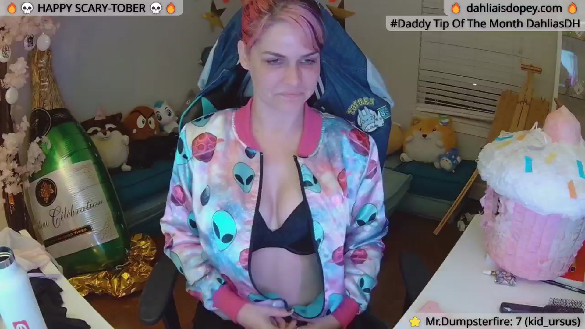 Gallery image thumbnail from DahliaIsDopey's myfreecams stream on, 10/23/2024, 02:54 image 1 of 20