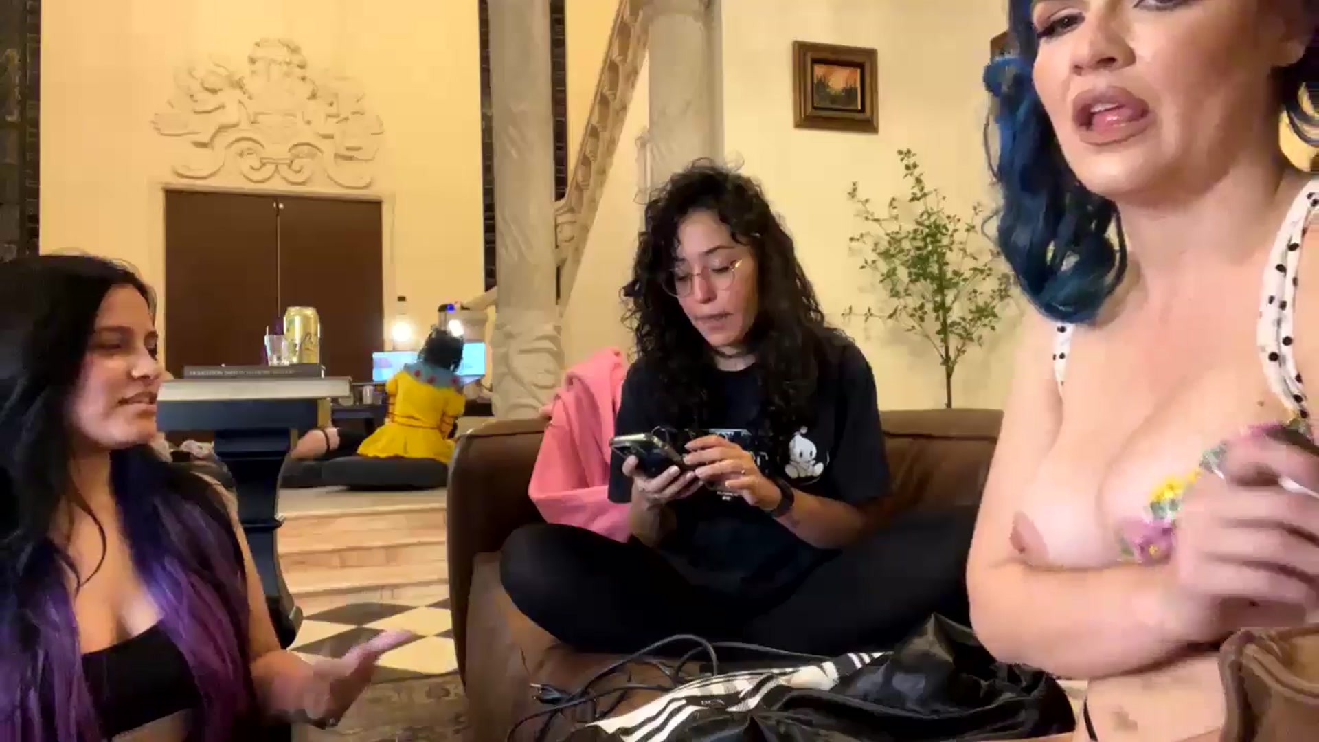 Gallery image thumbnail from DahliaIsDopey's myfreecams stream on, 11/16/2024, 06:34 image 10 of 20