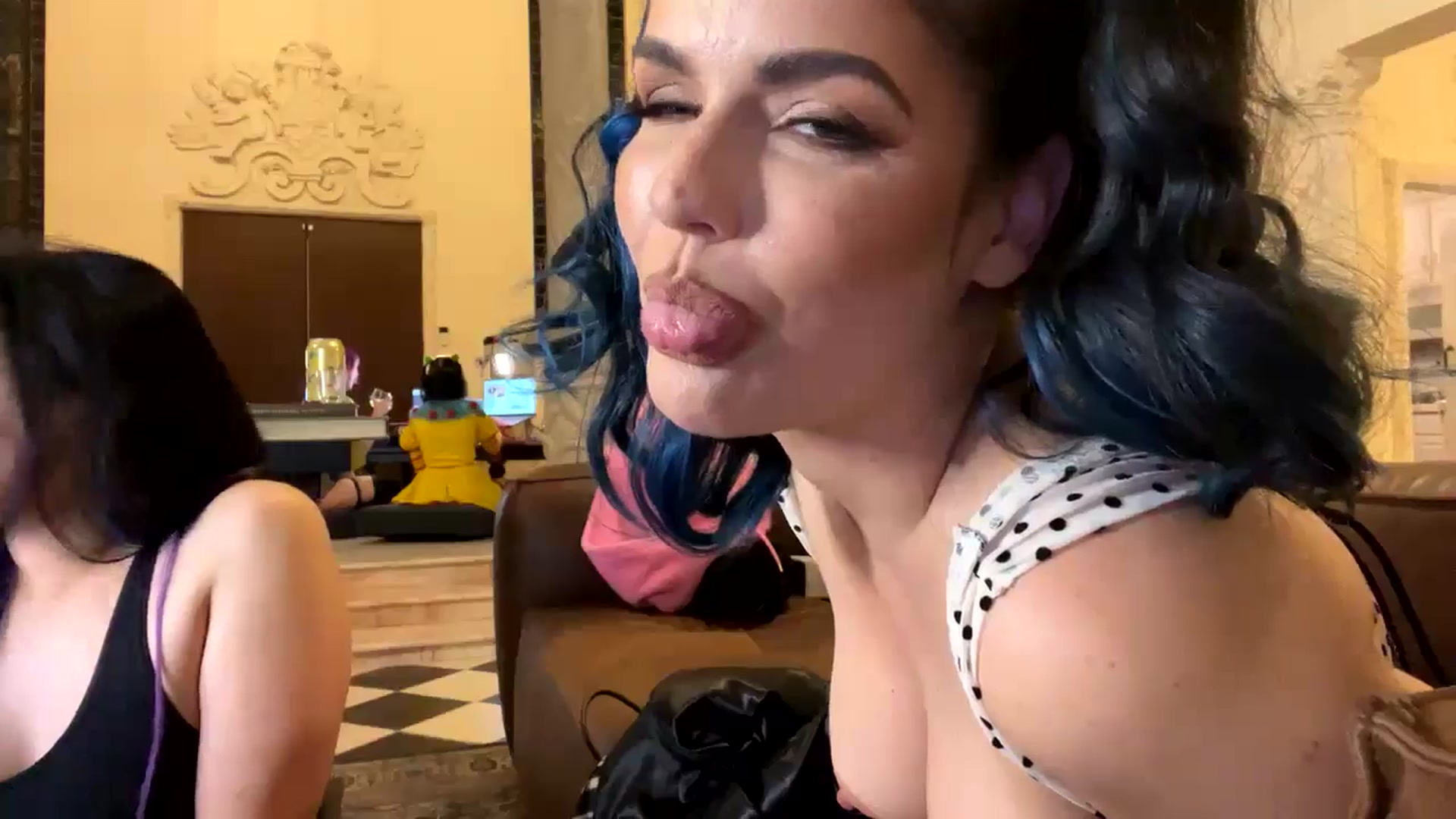 Gallery image thumbnail from DahliaIsDopey's myfreecams stream on, 11/16/2024, 06:34 image 16 of 20