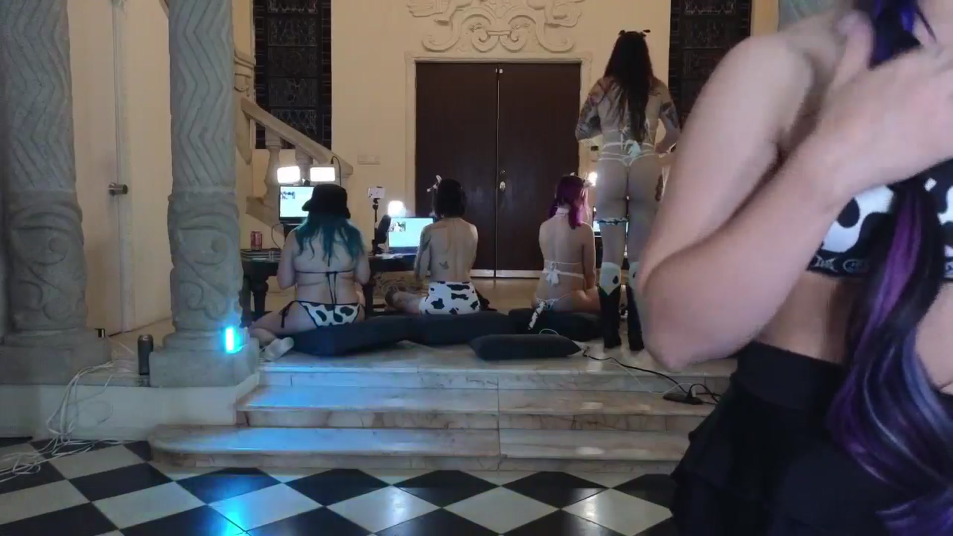 Gallery image thumbnail from DahliaIsDopey's myfreecams stream on, 11/17/2024, 05:20 image 14 of 20