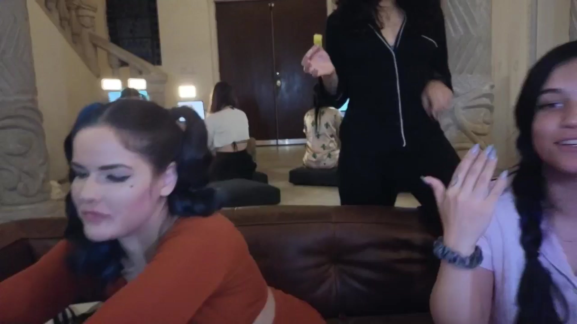 Gallery image thumbnail from DahliaIsDopey's myfreecams stream on, 11/19/2024, 03:20 image 18 of 20