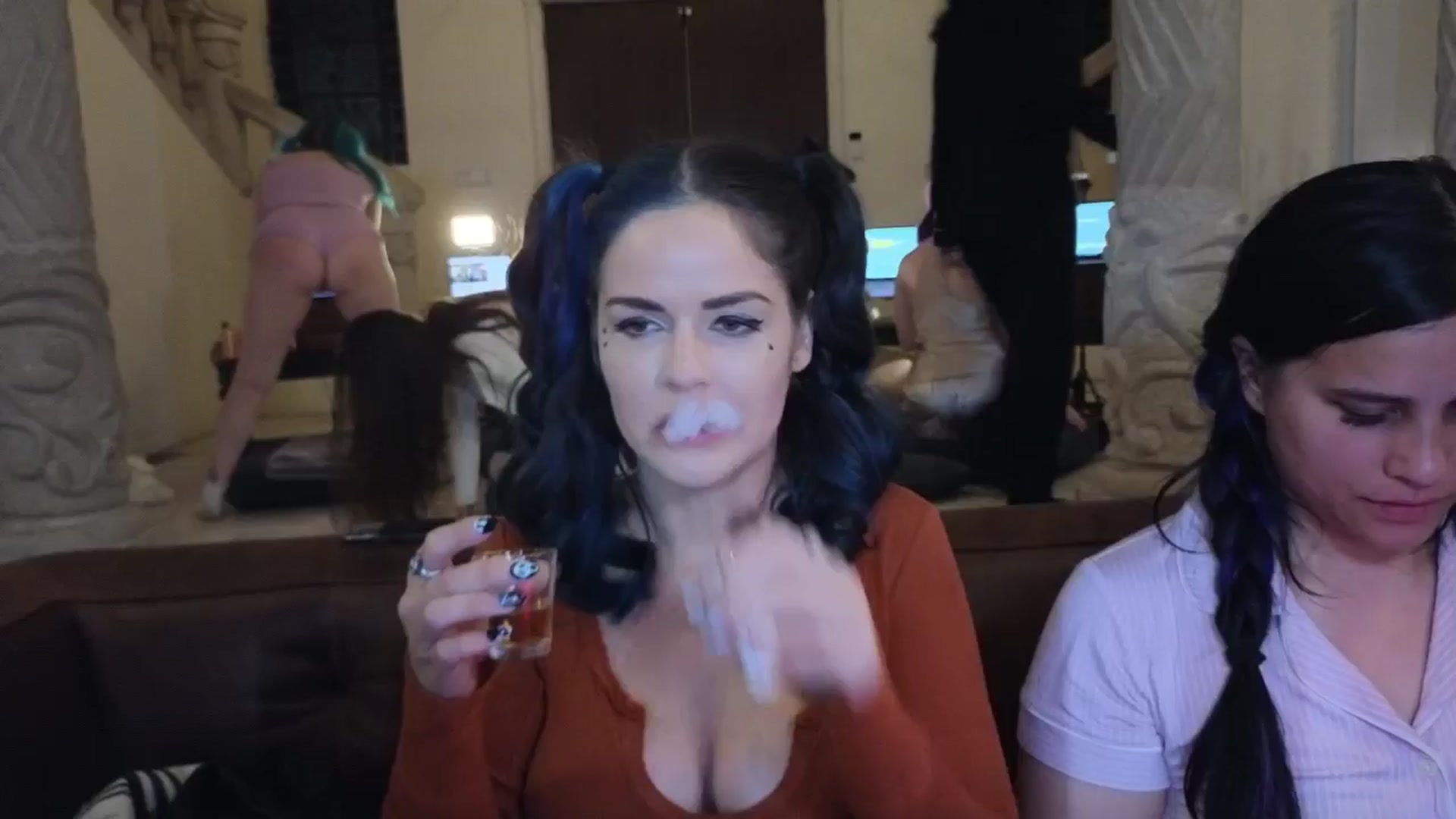 Gallery image thumbnail from DahliaIsDopey's myfreecams stream on, 11/19/2024, 03:20 image 4 of 20