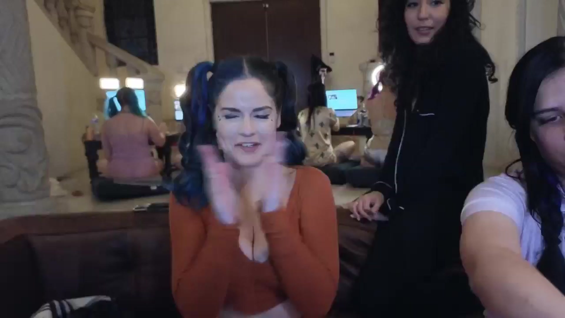 Gallery image thumbnail from DahliaIsDopey's myfreecams stream on, 11/19/2024, 03:20 image 20 of 20