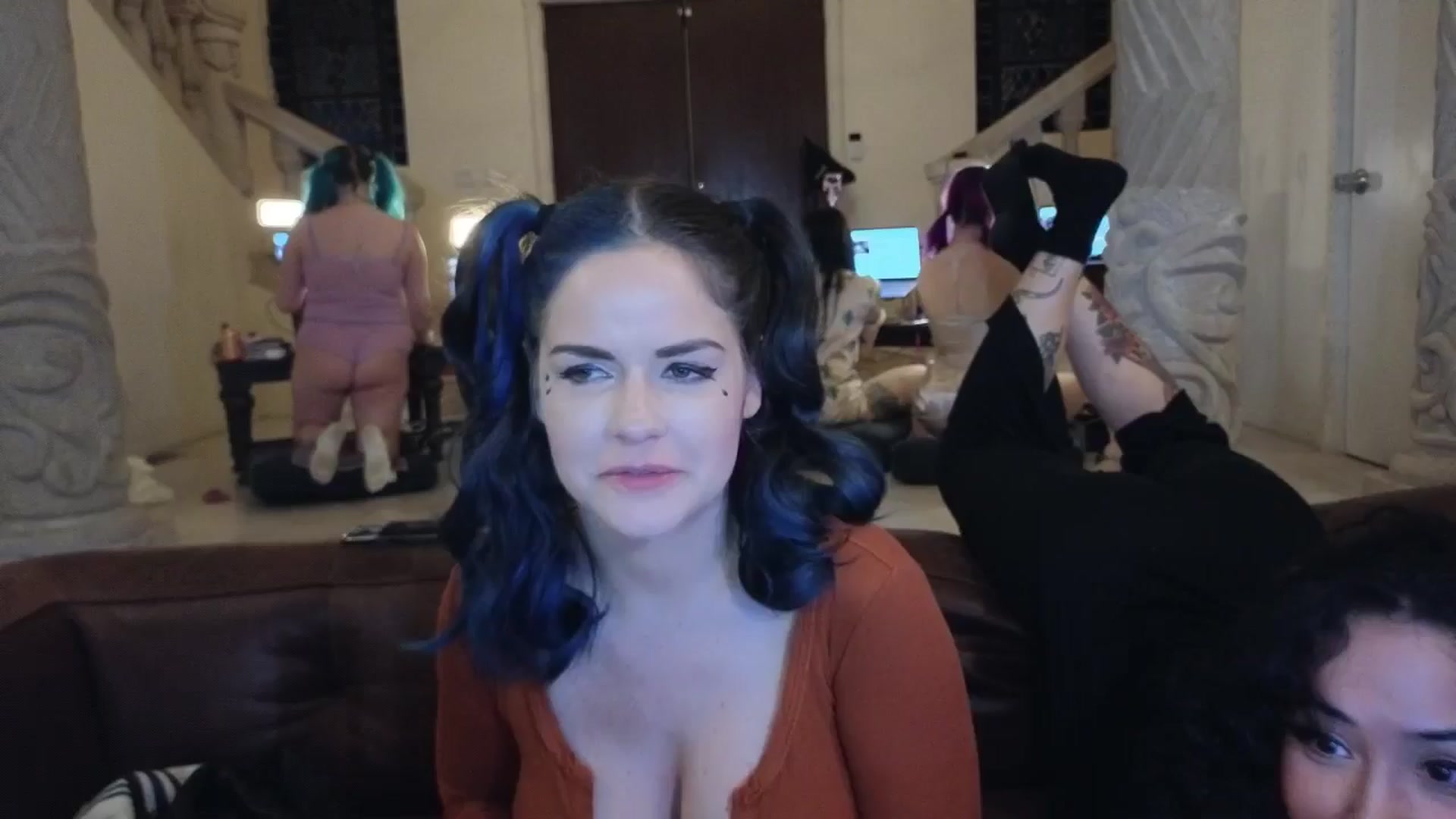 Gallery image thumbnail from DahliaIsDopey's myfreecams stream on, 11/19/2024, 03:20 image 8 of 20
