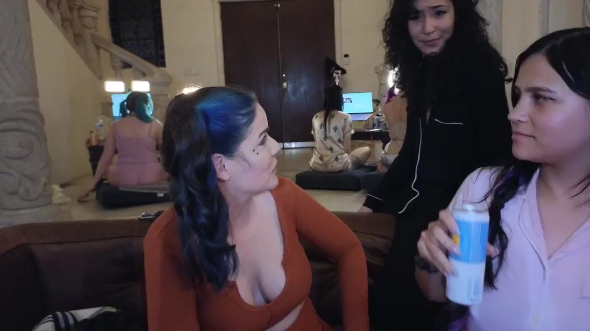 Gallery image thumbnail from DahliaIsDopey's myfreecams stream on, 11/19/2024, 03:20 image 19 of 20