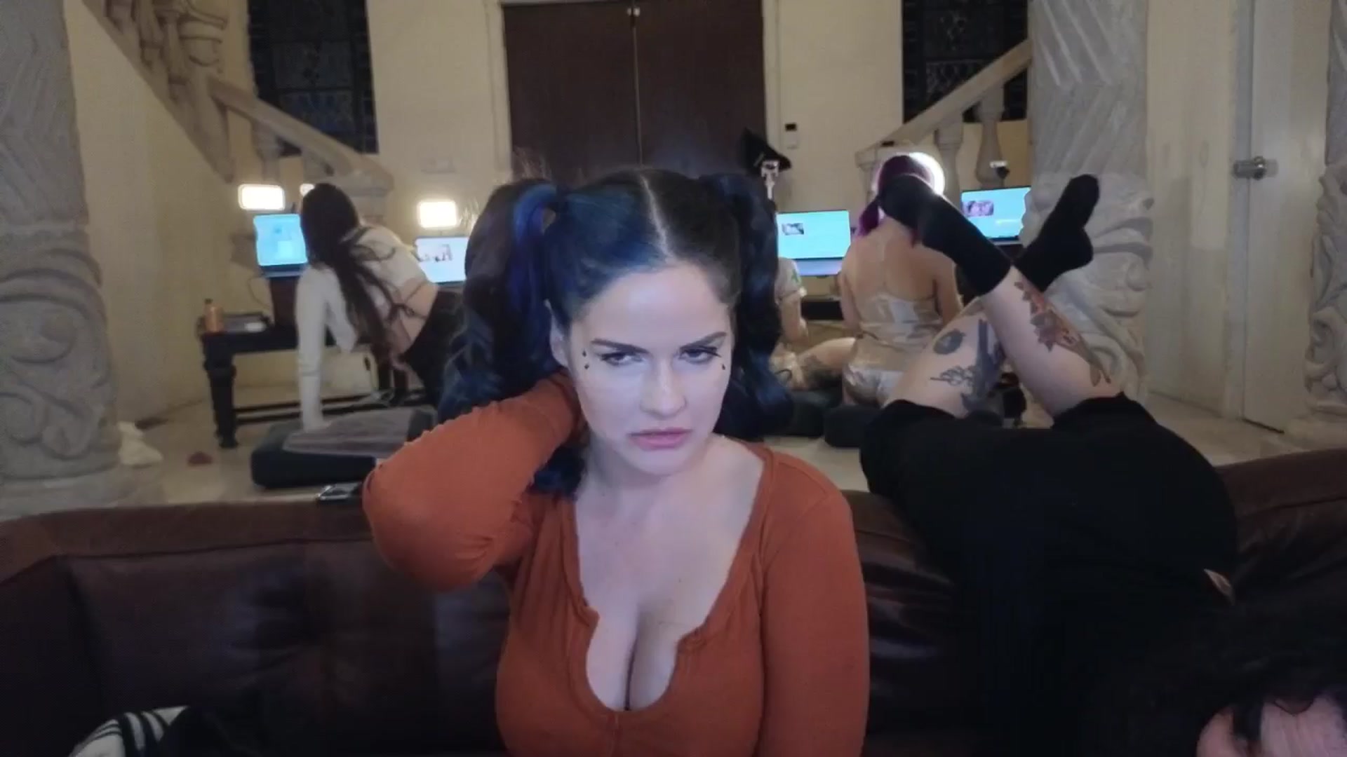 Gallery image thumbnail from DahliaIsDopey's myfreecams stream on, 11/19/2024, 03:20 image 9 of 20