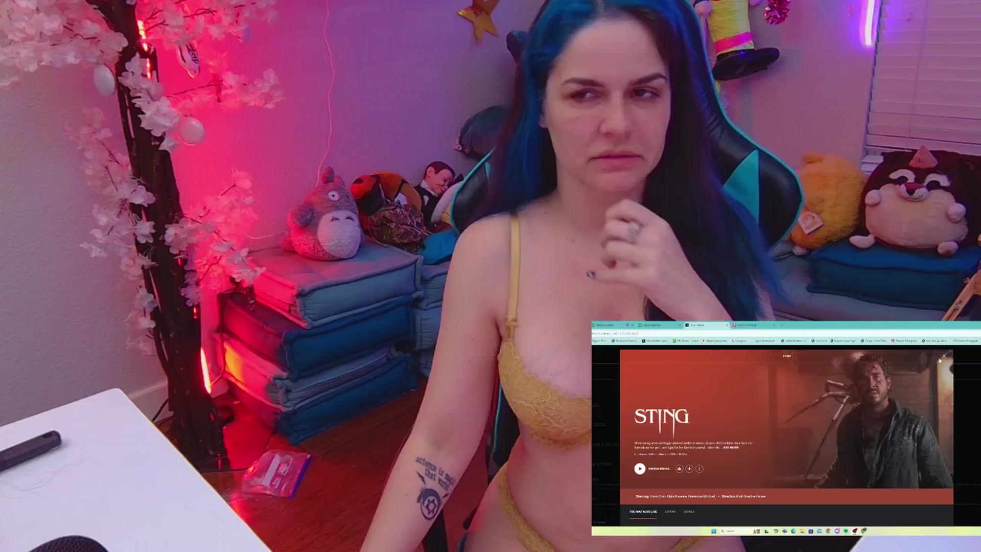 Gallery image thumbnail from DahliaIsDopey's myfreecams stream on, 11/25/2024, 02:37 image 13 of 20