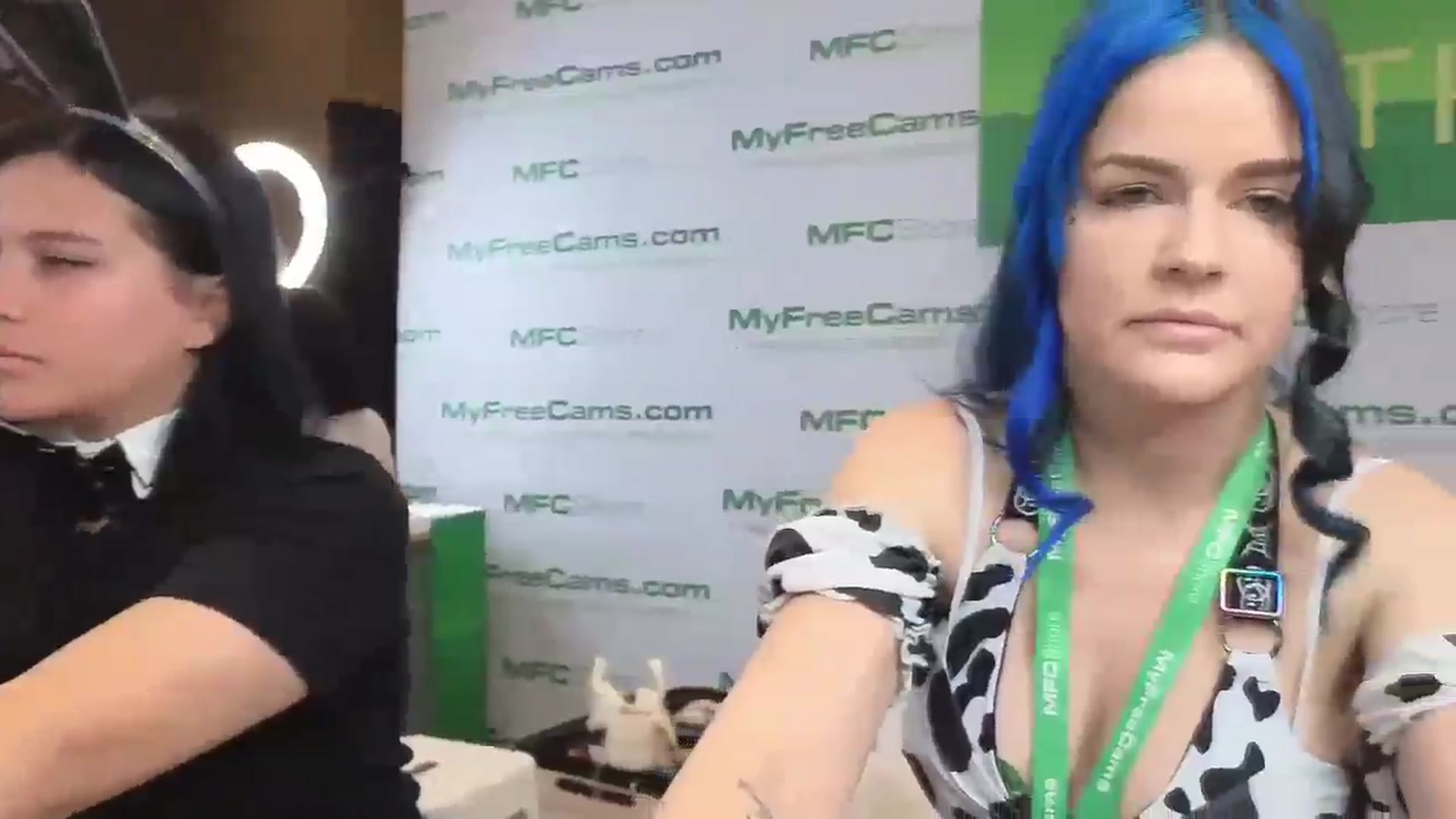 Gallery image thumbnail from DahliaIsDopey's myfreecams stream on, 01/25/2025, 24:10 image 6 of 20