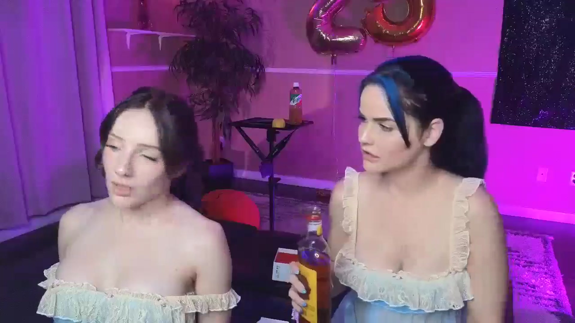 Gallery image thumbnail from DahliaIsDopey's myfreecams stream on, 02/26/2025, 06:59 image 10 of 20
