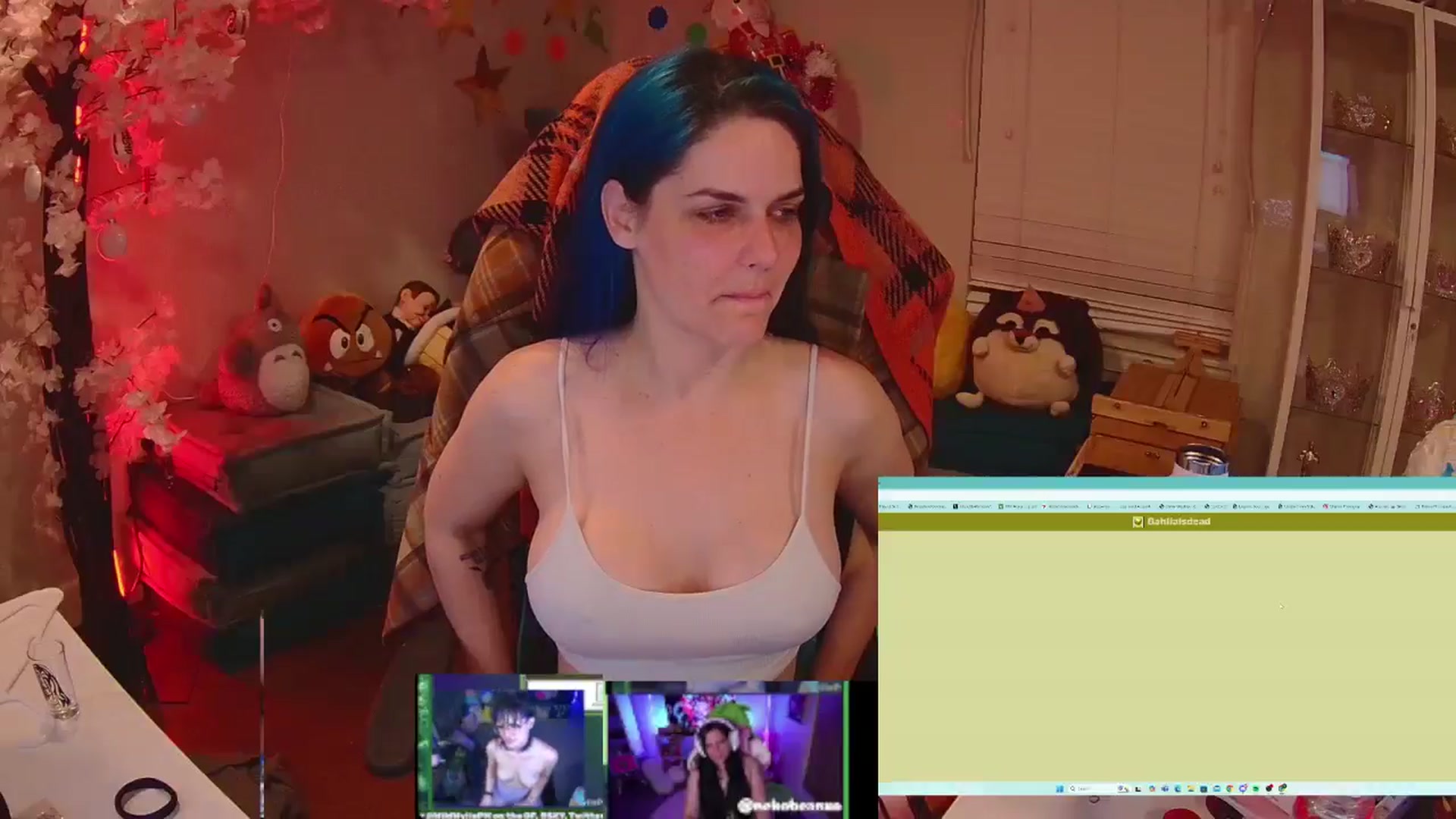 Gallery image thumbnail from DahliaIsDopey's myfreecams stream on, 03/14/2025, 04:49 image 14 of 20