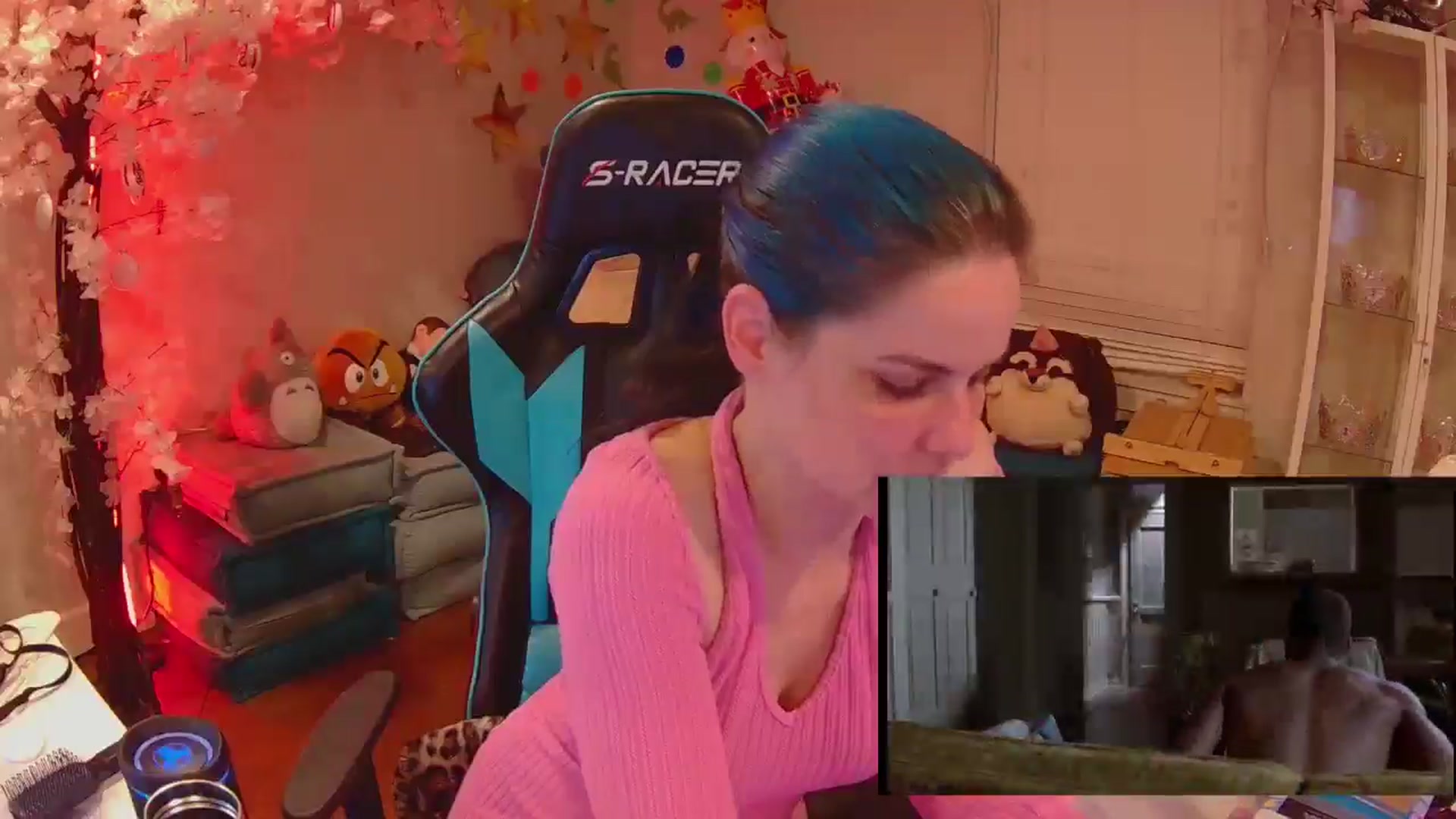 Gallery image thumbnail from DahliaIsDopey's myfreecams stream on, 03/23/2025, 03:50 image 17 of 20