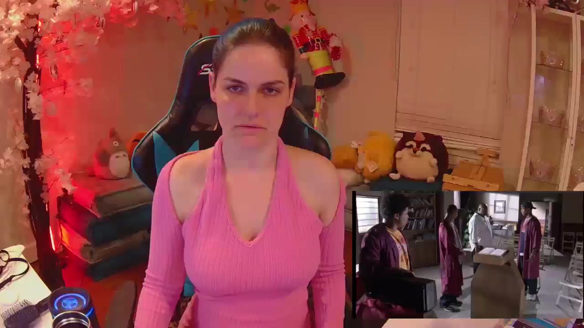 Gallery image thumbnail from DahliaIsDopey's myfreecams stream on, 03/23/2025, 03:50 image 14 of 20