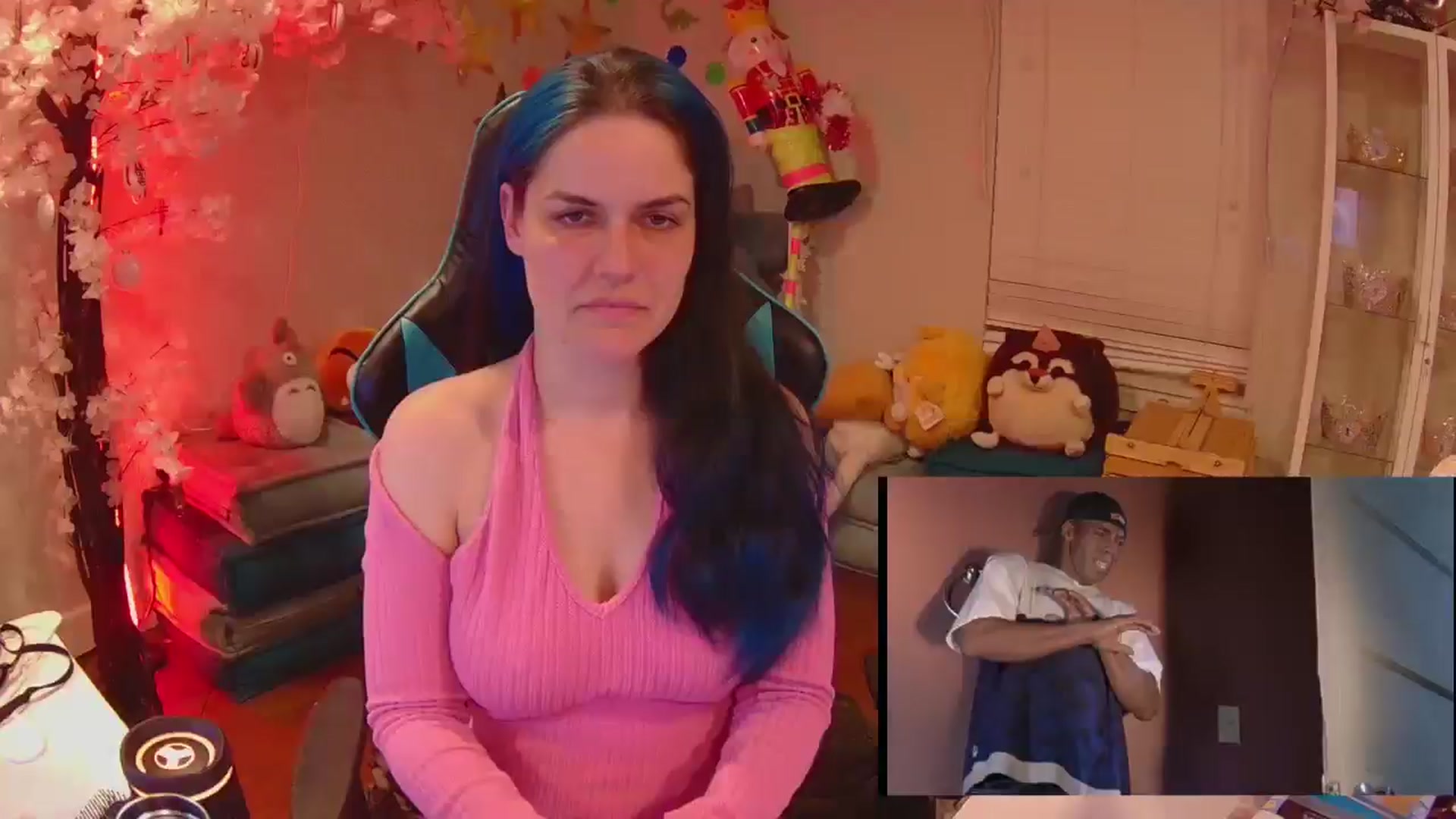 Gallery image thumbnail from DahliaIsDopey's myfreecams stream on, 03/23/2025, 03:50 image 11 of 20