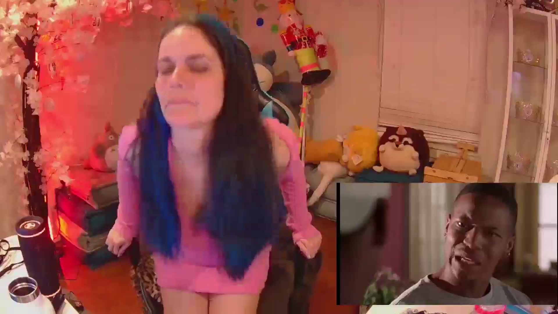 Gallery image thumbnail from DahliaIsDopey's myfreecams stream on, 03/23/2025, 03:50 image 4 of 20