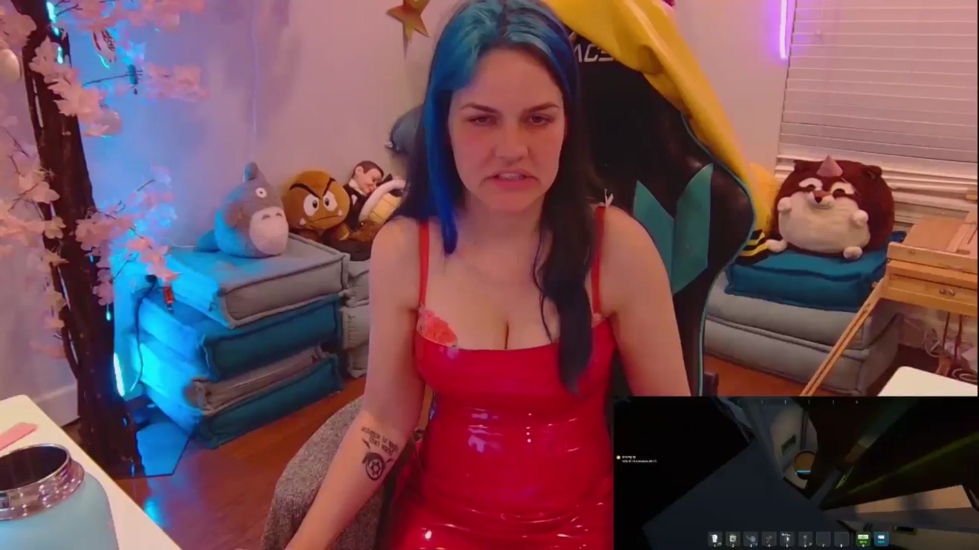 Gallery image thumbnail from DahliaIsDopey's myfreecams stream on, 04/19/2025, 02:56 image 3 of 20