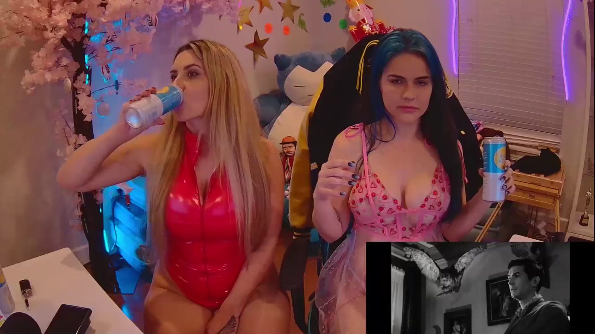 Gallery image thumbnail from DahliaIsDopey's myfreecams stream on, 04/25/2025, 03:53 image 13 of 20