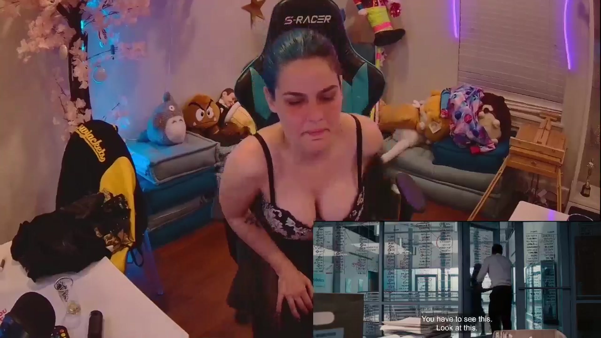 Gallery image thumbnail from DahliaIsDopey's myfreecams stream on, 05/01/2025, 03:25 image 5 of 20