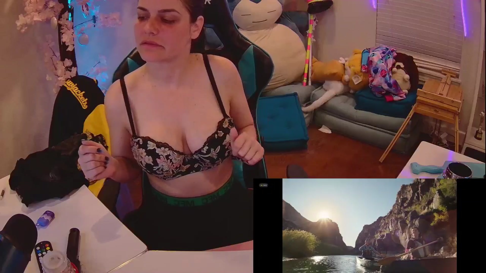 Gallery image thumbnail from DahliaIsDopey's myfreecams stream on, 05/01/2025, 03:25 image 12 of 20