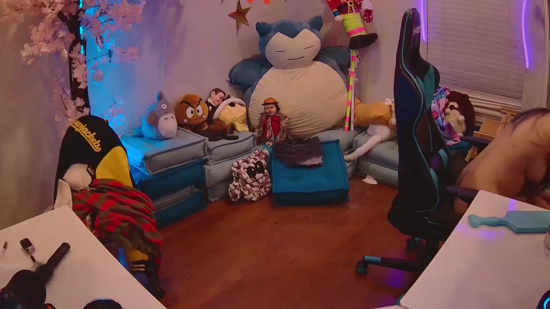 Gallery image thumbnail from DahliaIsDopey's myfreecams stream on, 05/06/2025, 03:49 image 15 of 20