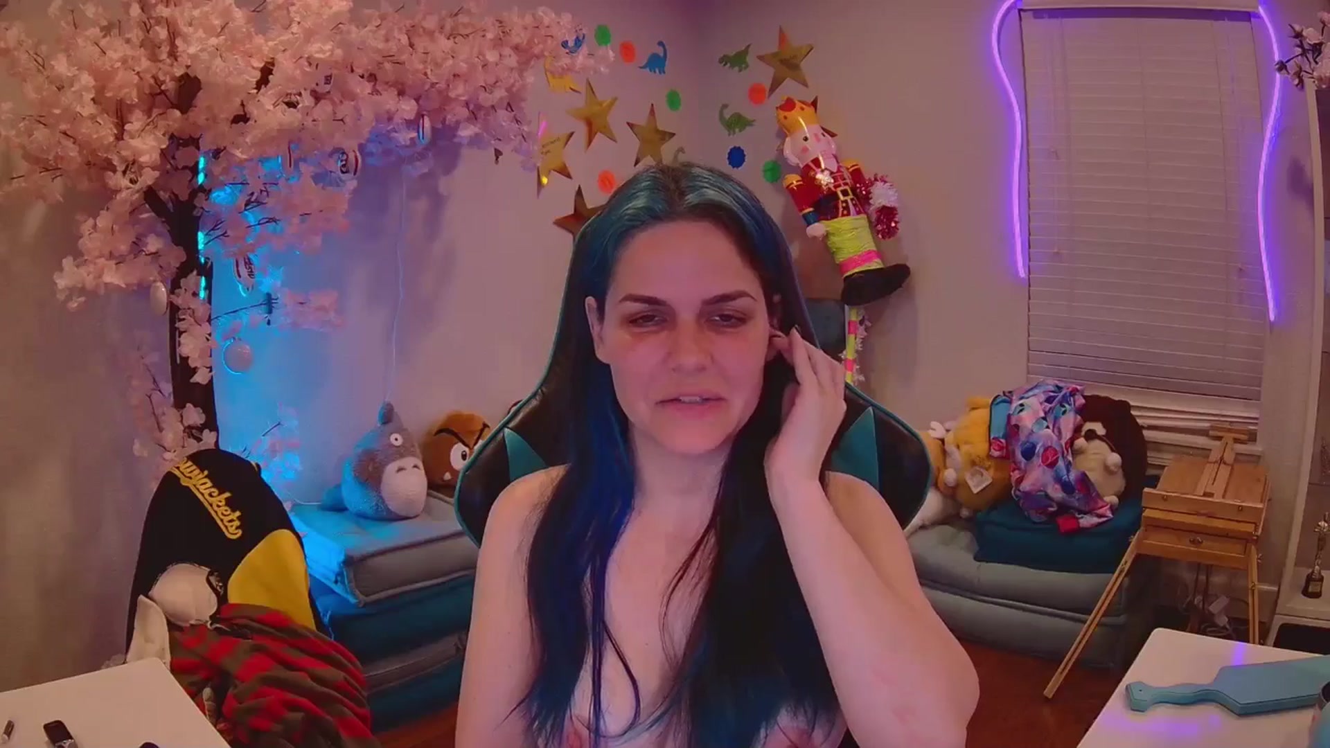 Gallery image thumbnail from DahliaIsDopey's myfreecams stream on, 05/06/2025, 04:50 image 2 of 20