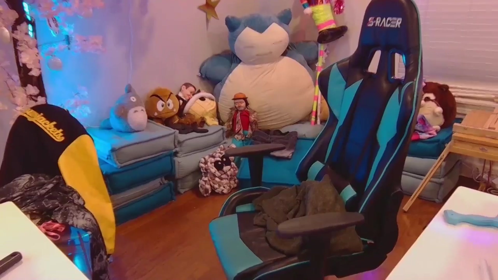 Gallery image thumbnail from DahliaIsDopey's myfreecams stream on, 05/08/2025, 02:26 image 3 of 20
