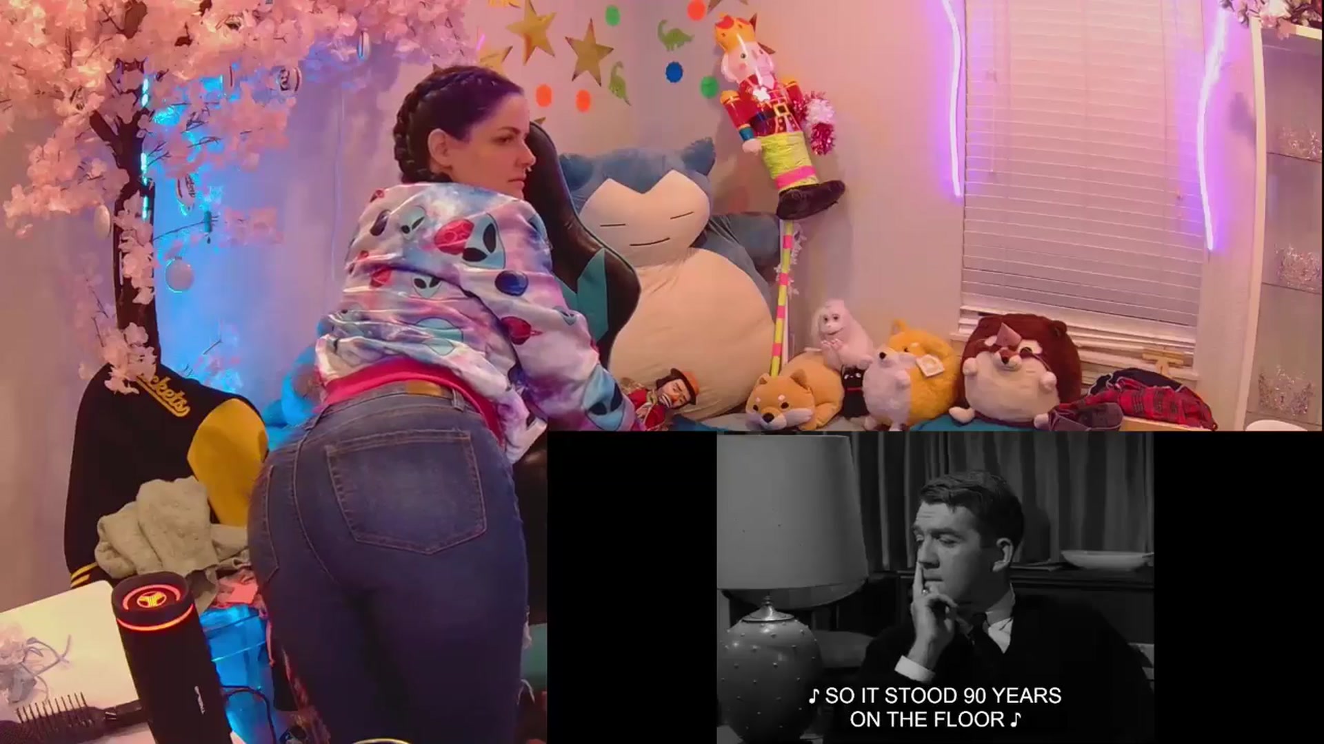 Gallery image thumbnail from DahliaIsDopey's myfreecams stream on, 05/15/2025, 01:54 image 14 of 20