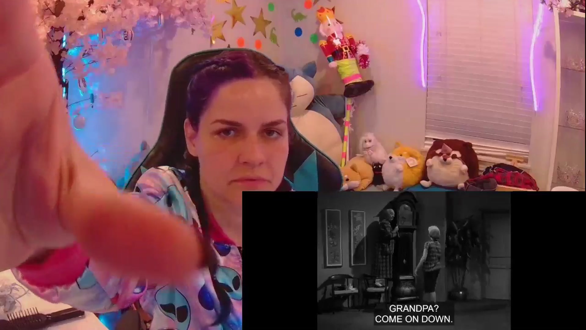 Gallery image thumbnail from DahliaIsDopey's myfreecams stream on, 05/15/2025, 01:54 image 16 of 20