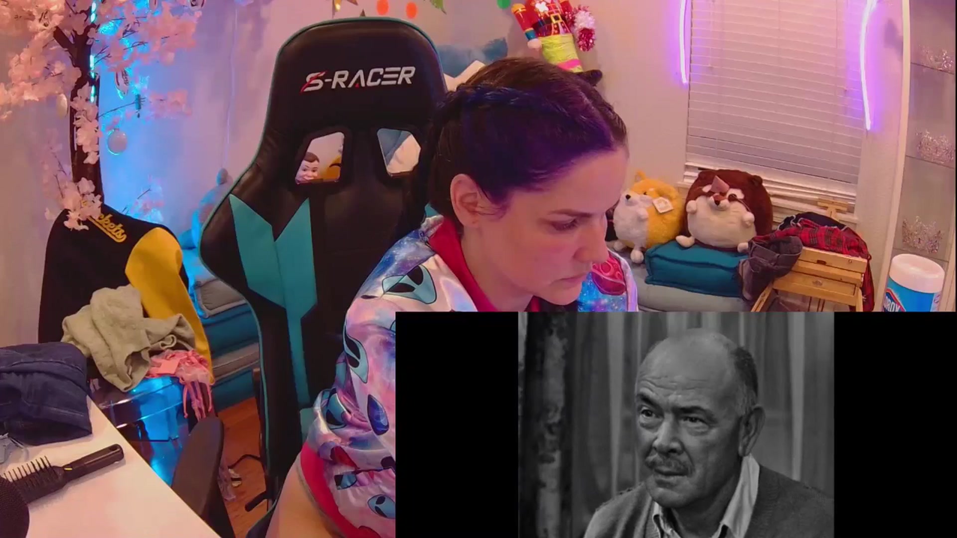 Gallery image thumbnail from DahliaIsDopey's myfreecams stream on, 05/15/2025, 03:35 image 16 of 20