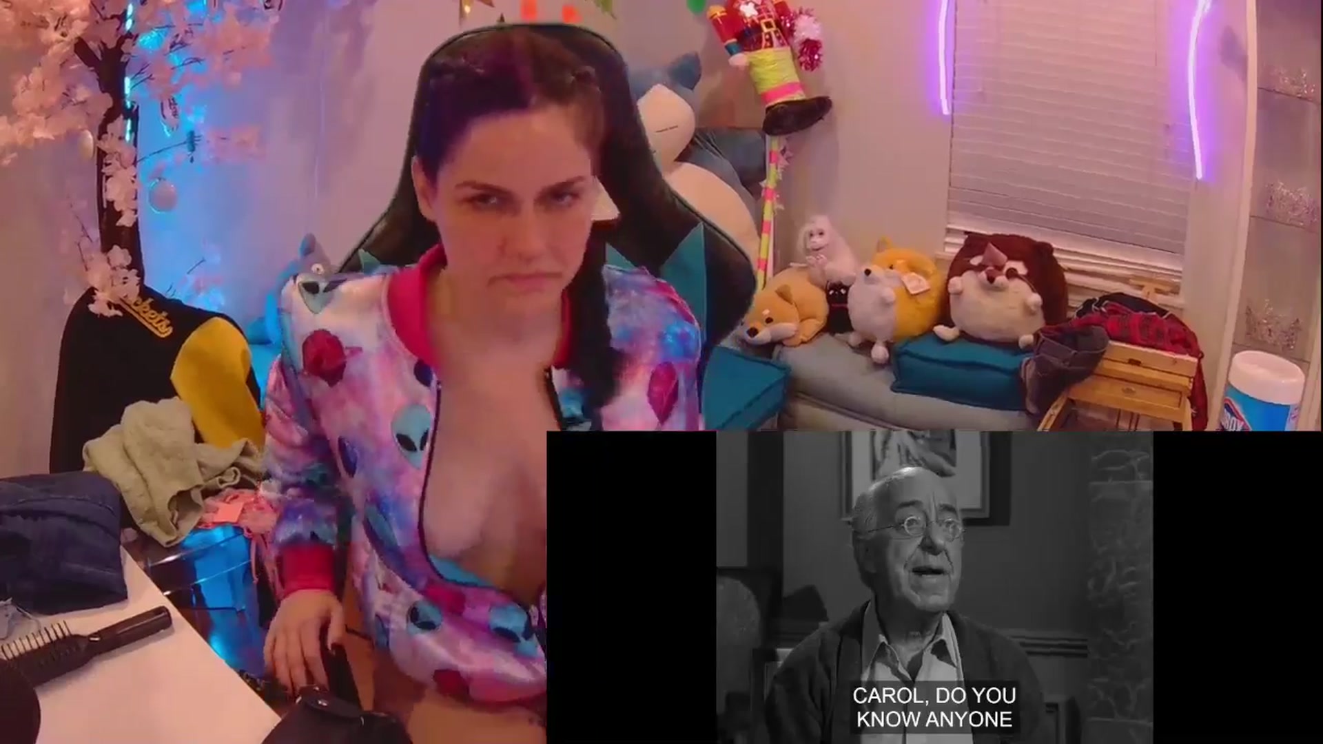 Gallery image thumbnail from DahliaIsDopey's myfreecams stream on, 05/15/2025, 03:35 image 2 of 20