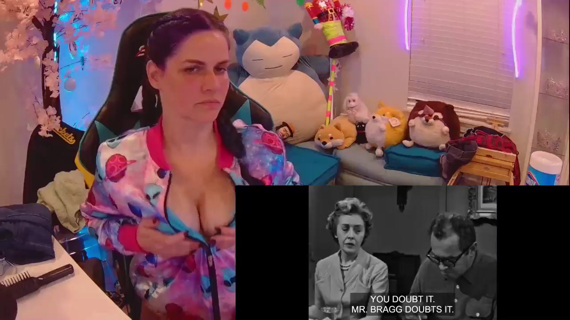 Gallery image thumbnail from DahliaIsDopey's myfreecams stream on, 05/15/2025, 03:35 image 14 of 20