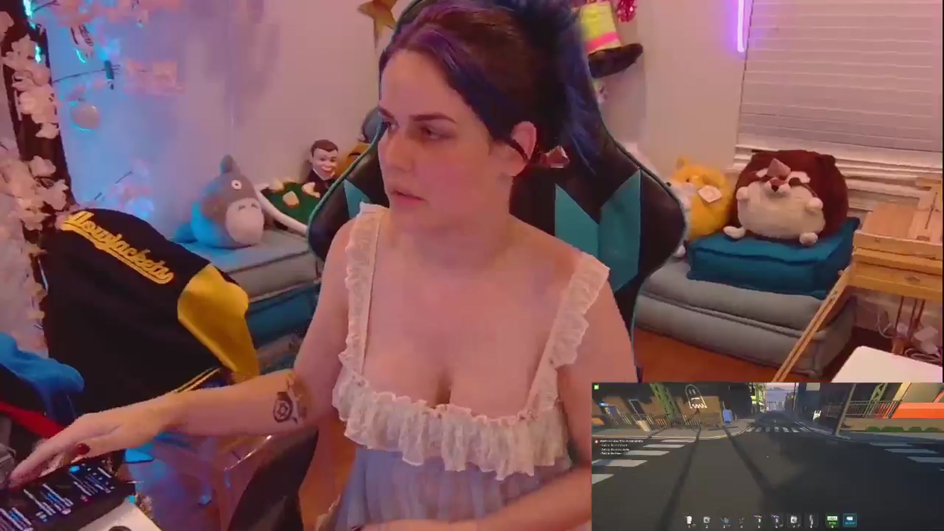 Gallery image thumbnail from DahliaIsDopey's myfreecams stream on, 06/17/2025, 04:41 image 3 of 20