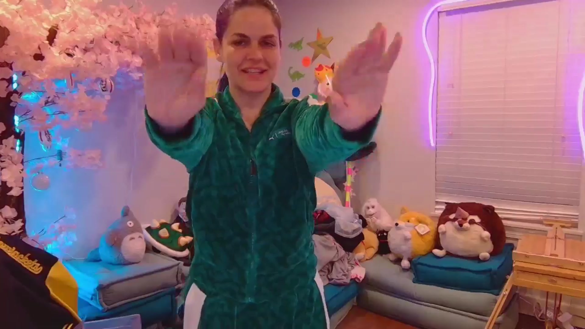 Gallery image thumbnail from DahliaIsDopey's myfreecams stream on, 06/21/2025, 04:51 image 4 of 20