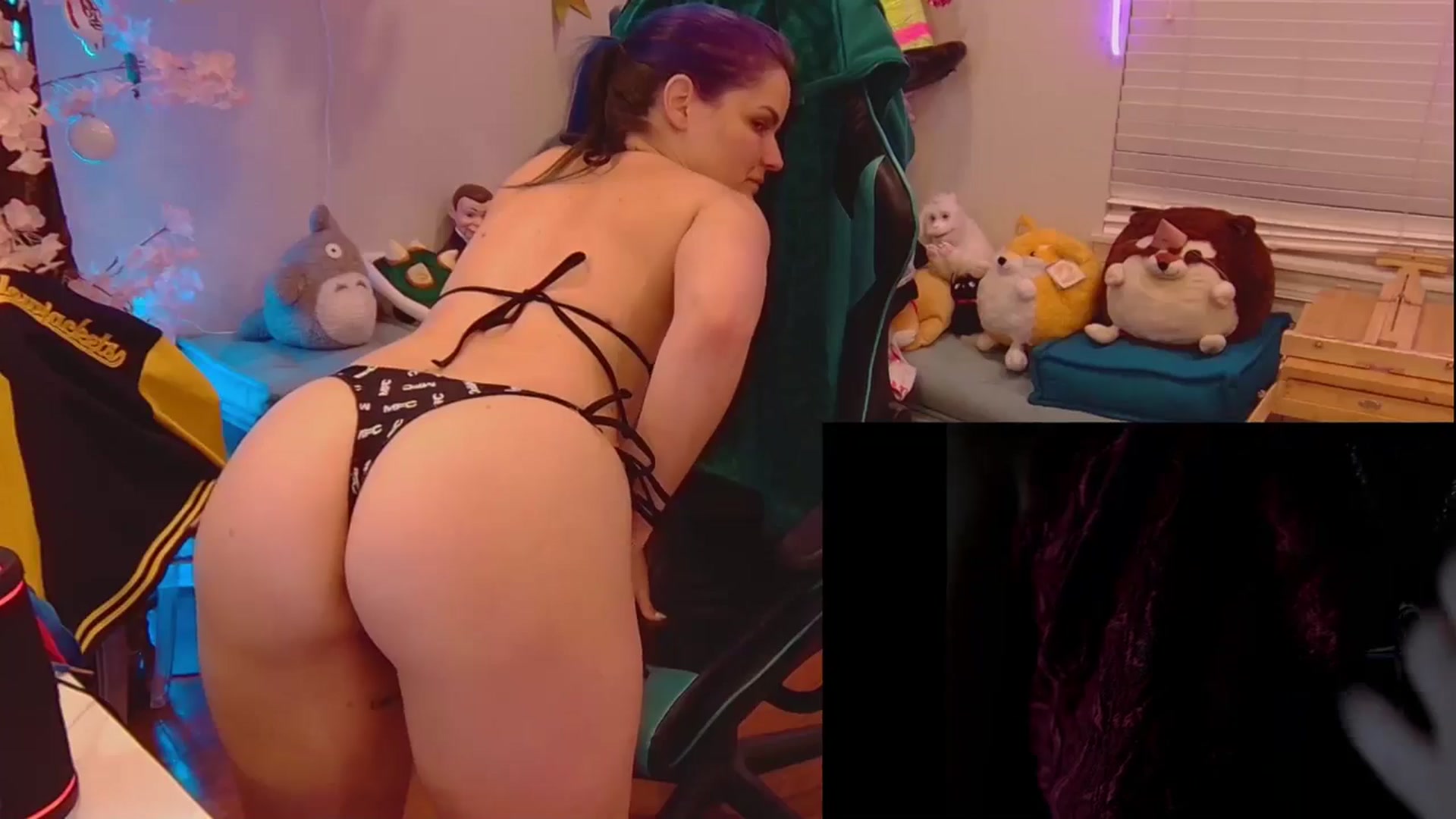 Gallery image thumbnail from DahliaIsDopey's myfreecams stream on, 06/21/2025, 04:51 image 12 of 20