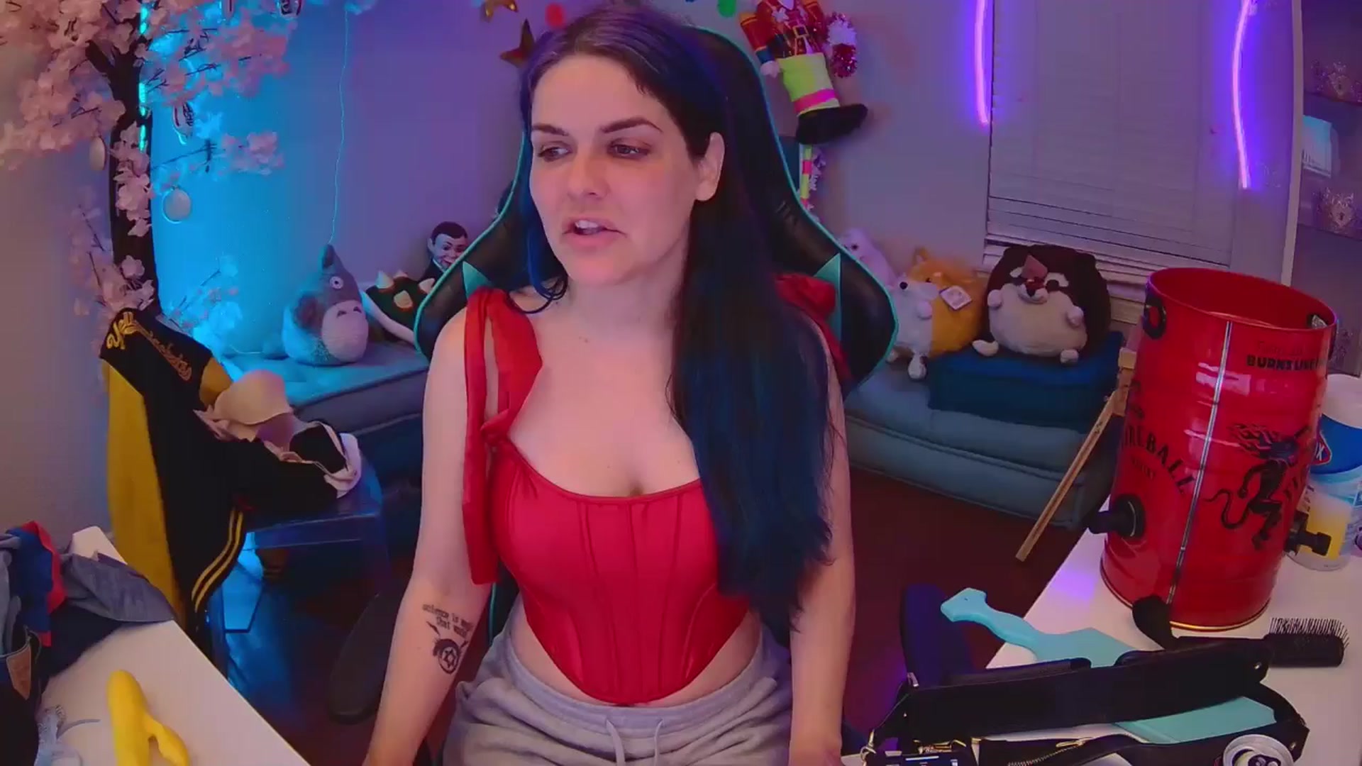 Gallery image thumbnail from DahliaIsDopey's myfreecams stream on, 06/30/2025, 03:21 image 1 of 20