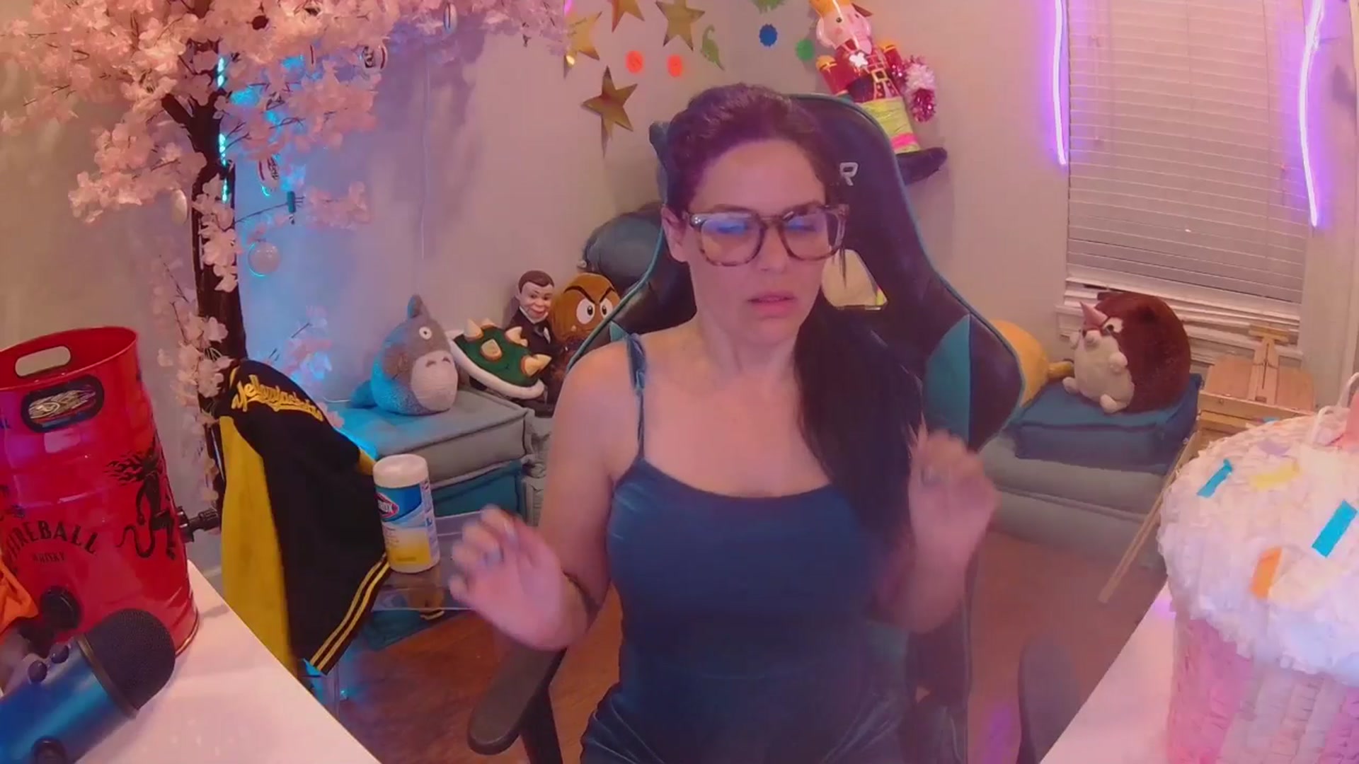 Gallery image thumbnail from DahliaIsDopey's myfreecams stream on, 08/01/2025, 02:15 image 10 of 20