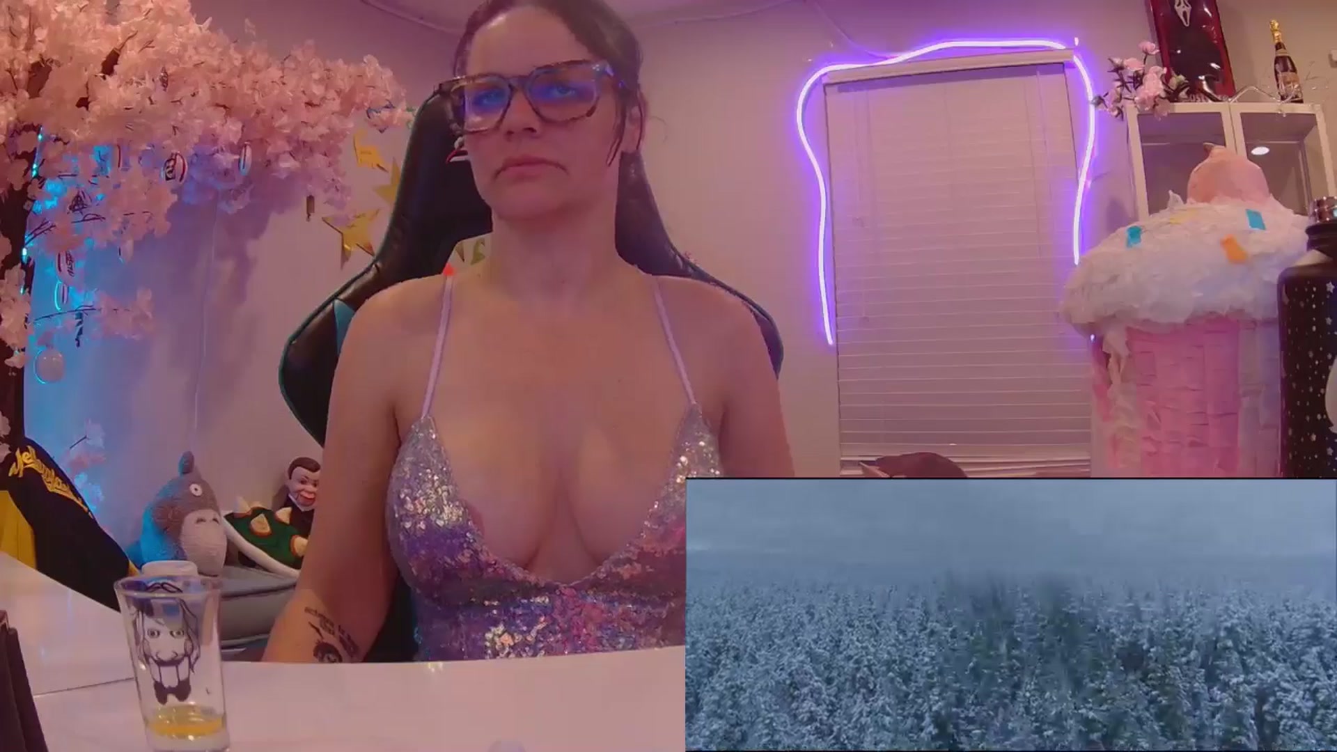 Gallery image thumbnail from DahliaIsDopey's myfreecams stream on, 08/01/2025, 02:52 image 14 of 20