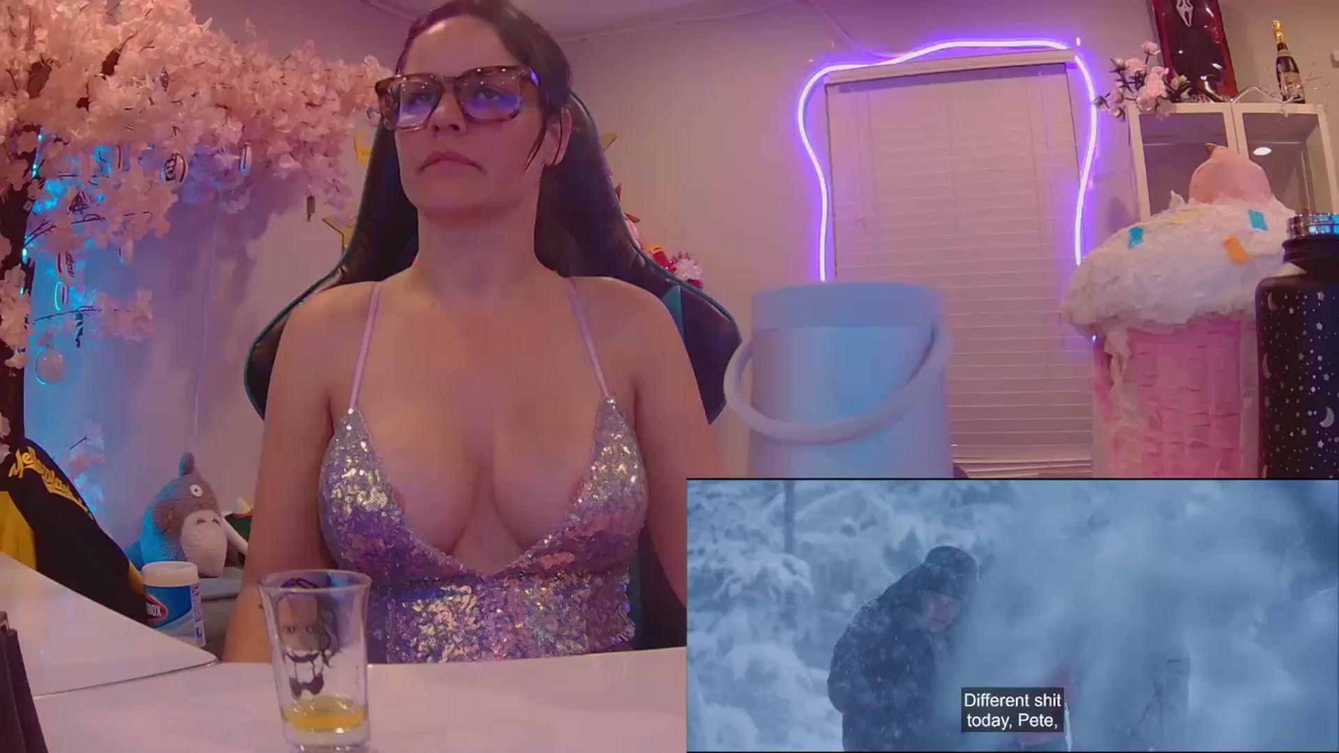 Gallery image thumbnail from DahliaIsDopey's myfreecams stream on, 08/01/2025, 05:01 image 2 of 20