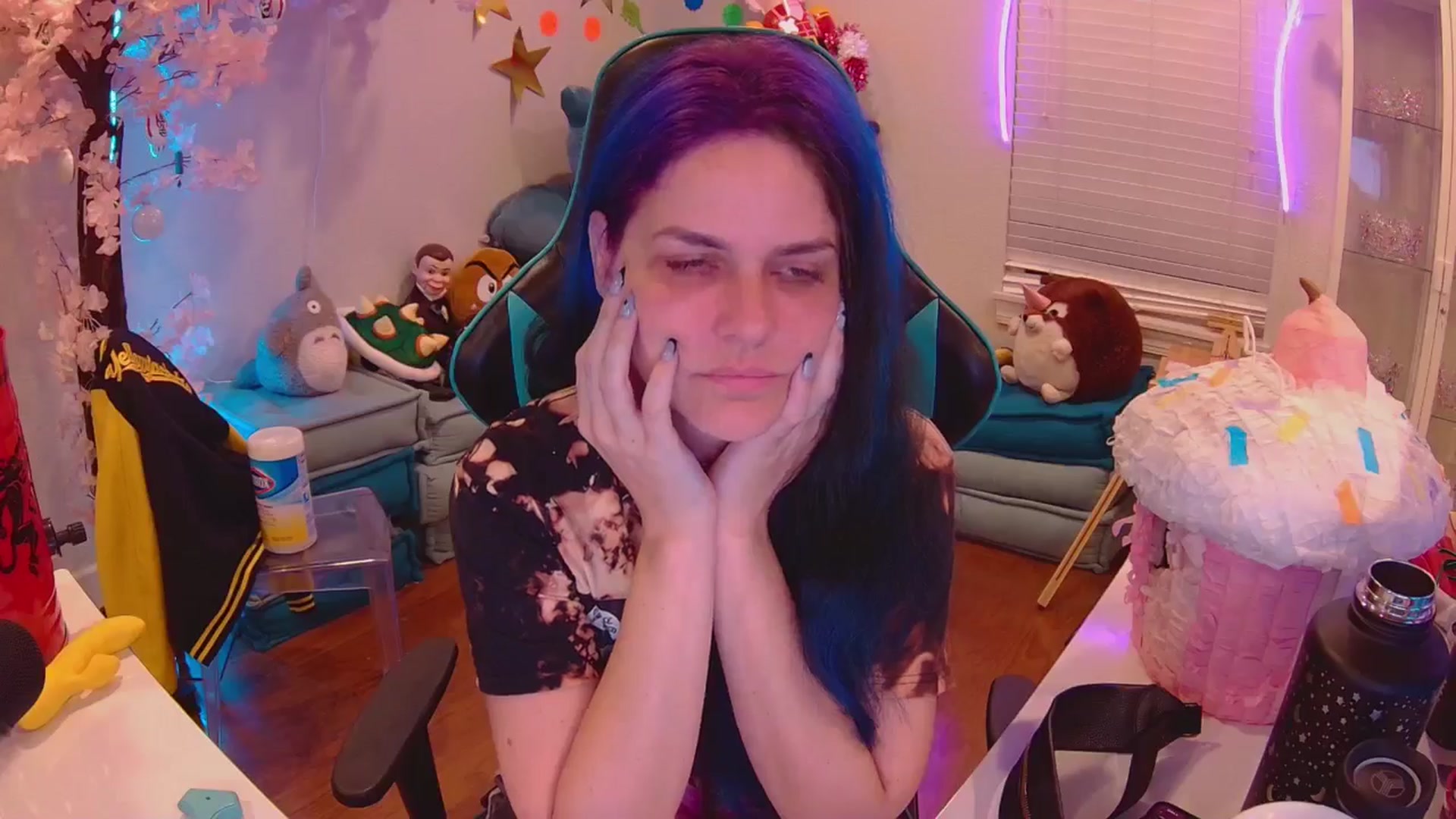 Gallery image thumbnail from DahliaIsDopey's myfreecams stream on, 08/04/2025, 01:55 image 14 of 20