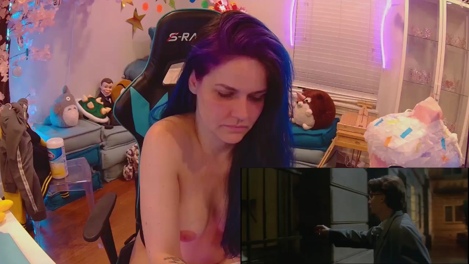 Gallery image thumbnail from DahliaIsDopey's myfreecams stream on, 08/04/2025, 04:12 image 1 of 20