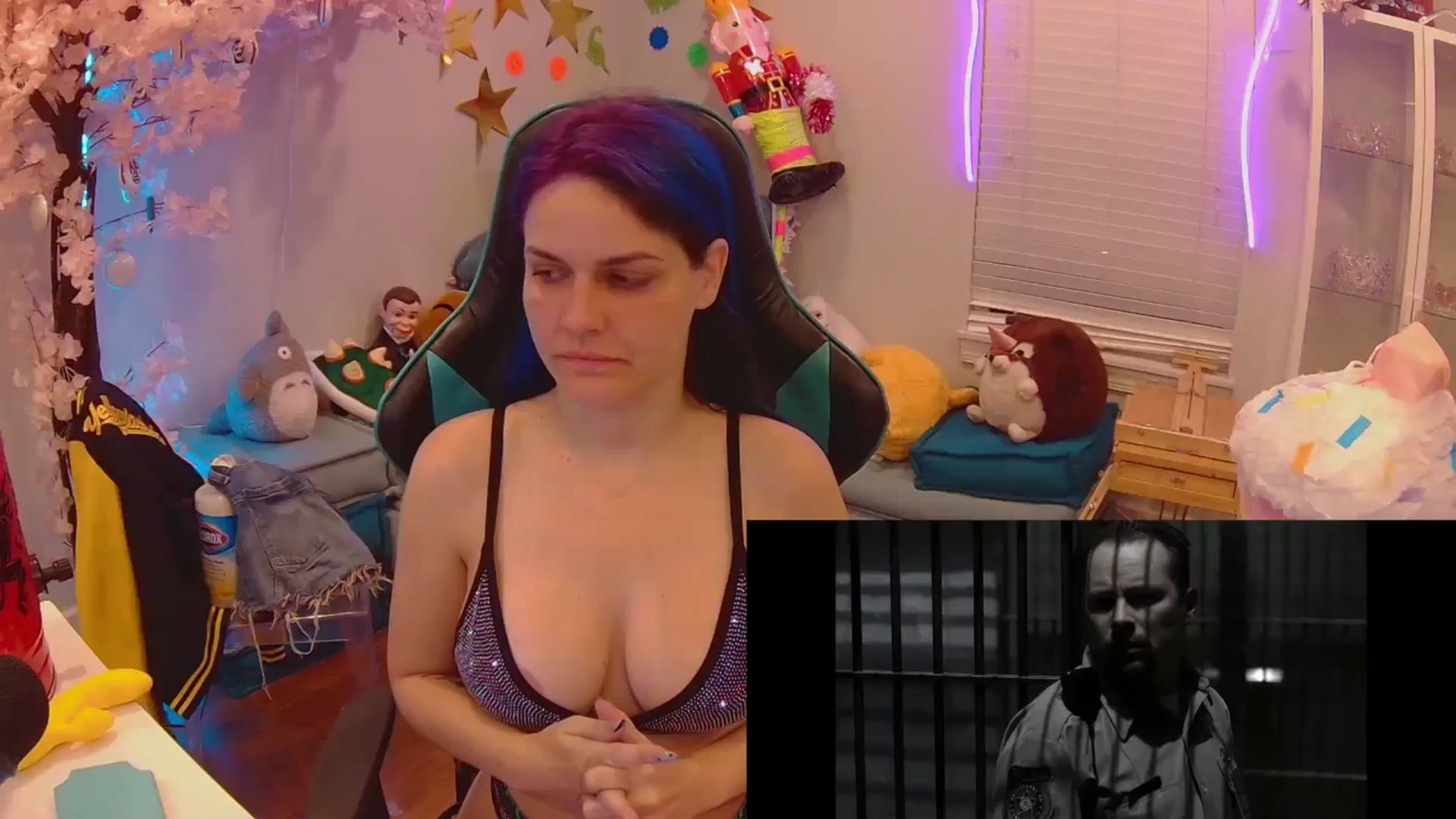 Gallery image thumbnail from DahliaIsDopey's myfreecams stream on, 08/07/2025, 01:32 image 17 of 20