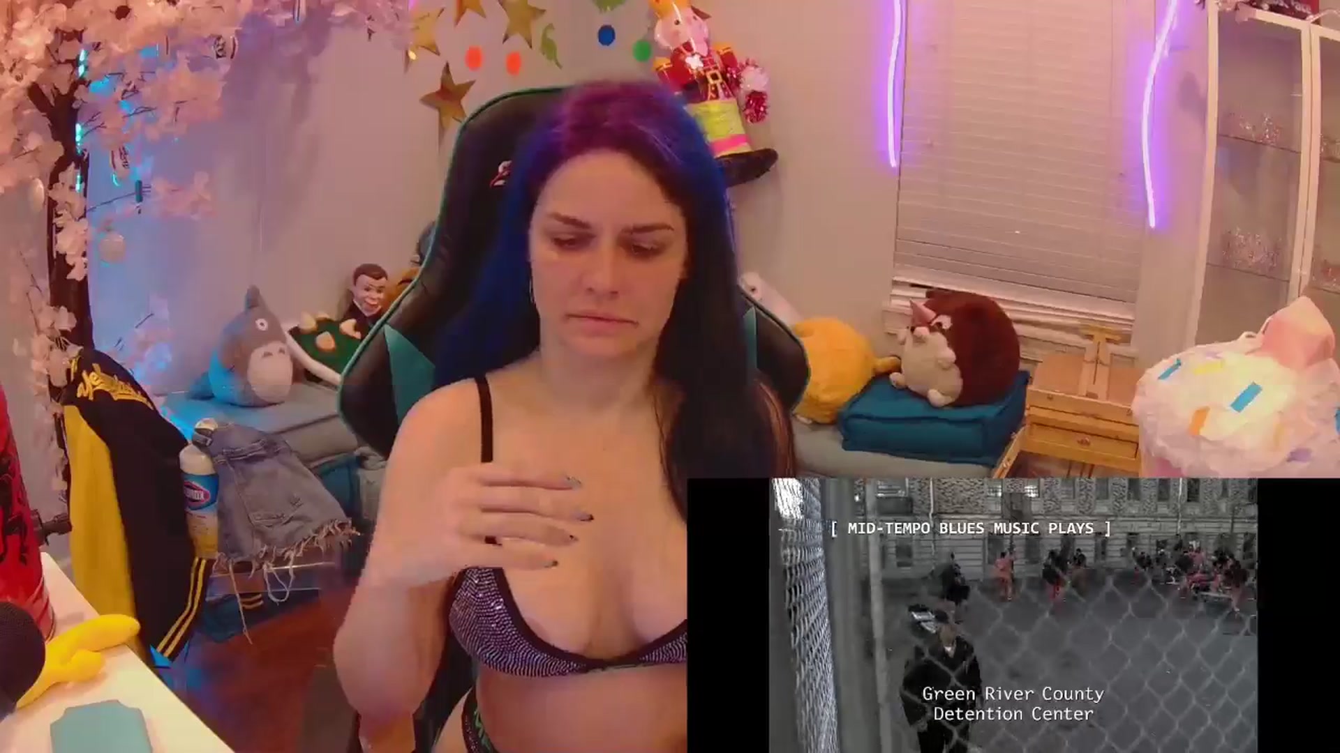 Gallery image thumbnail from DahliaIsDopey's myfreecams stream on, 08/07/2025, 01:32 image 13 of 20